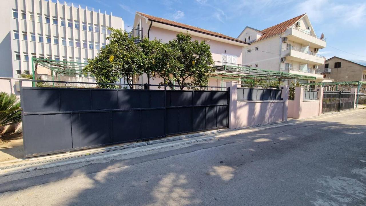 Ioannis Apartments Τίβατ Εξωτερικό φωτογραφία