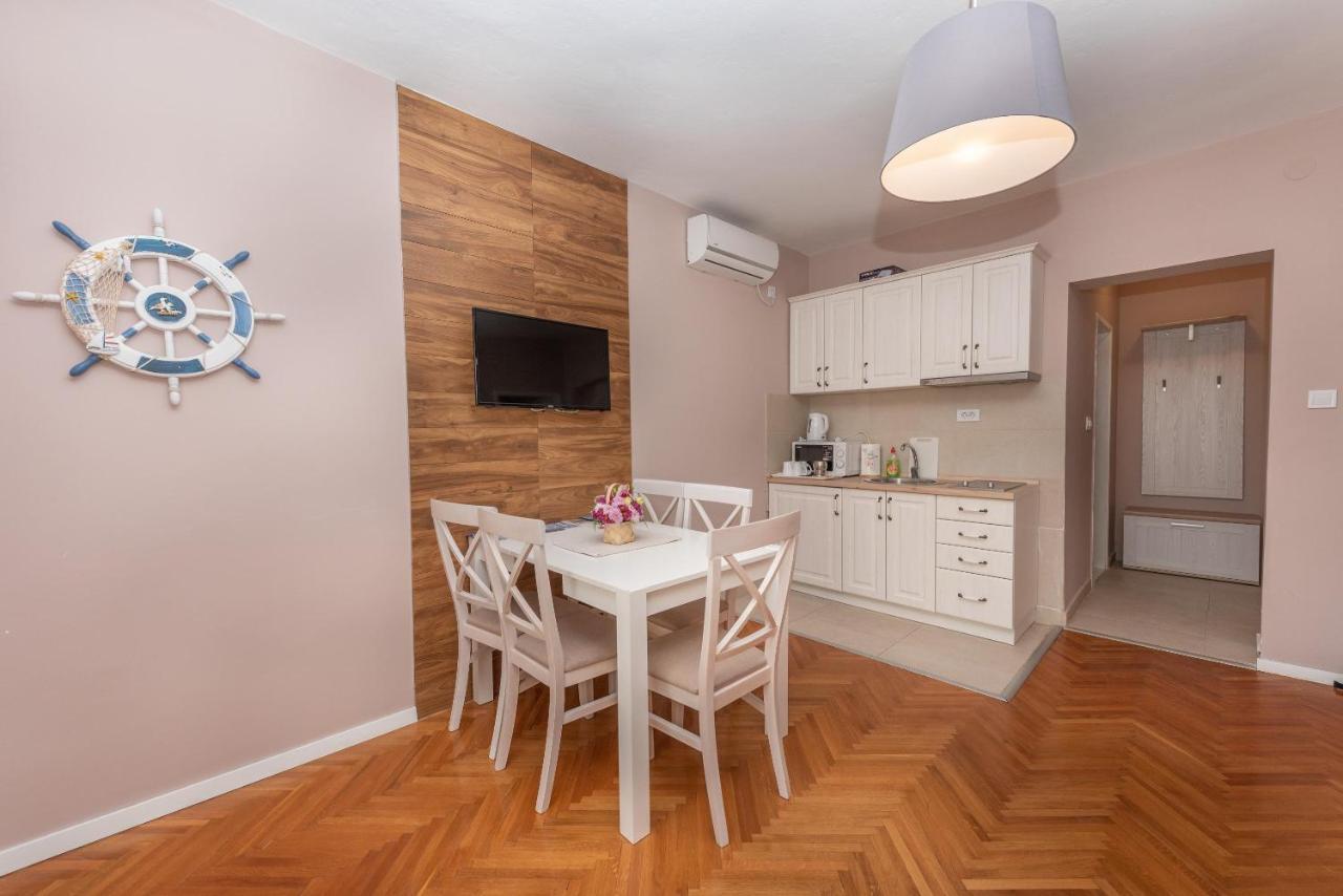 Ioannis Apartments Τίβατ Εξωτερικό φωτογραφία