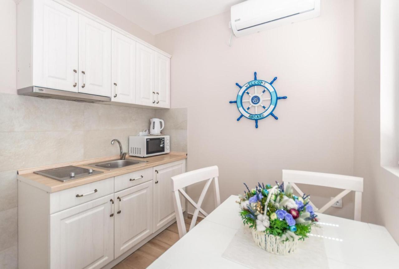 Ioannis Apartments Τίβατ Εξωτερικό φωτογραφία