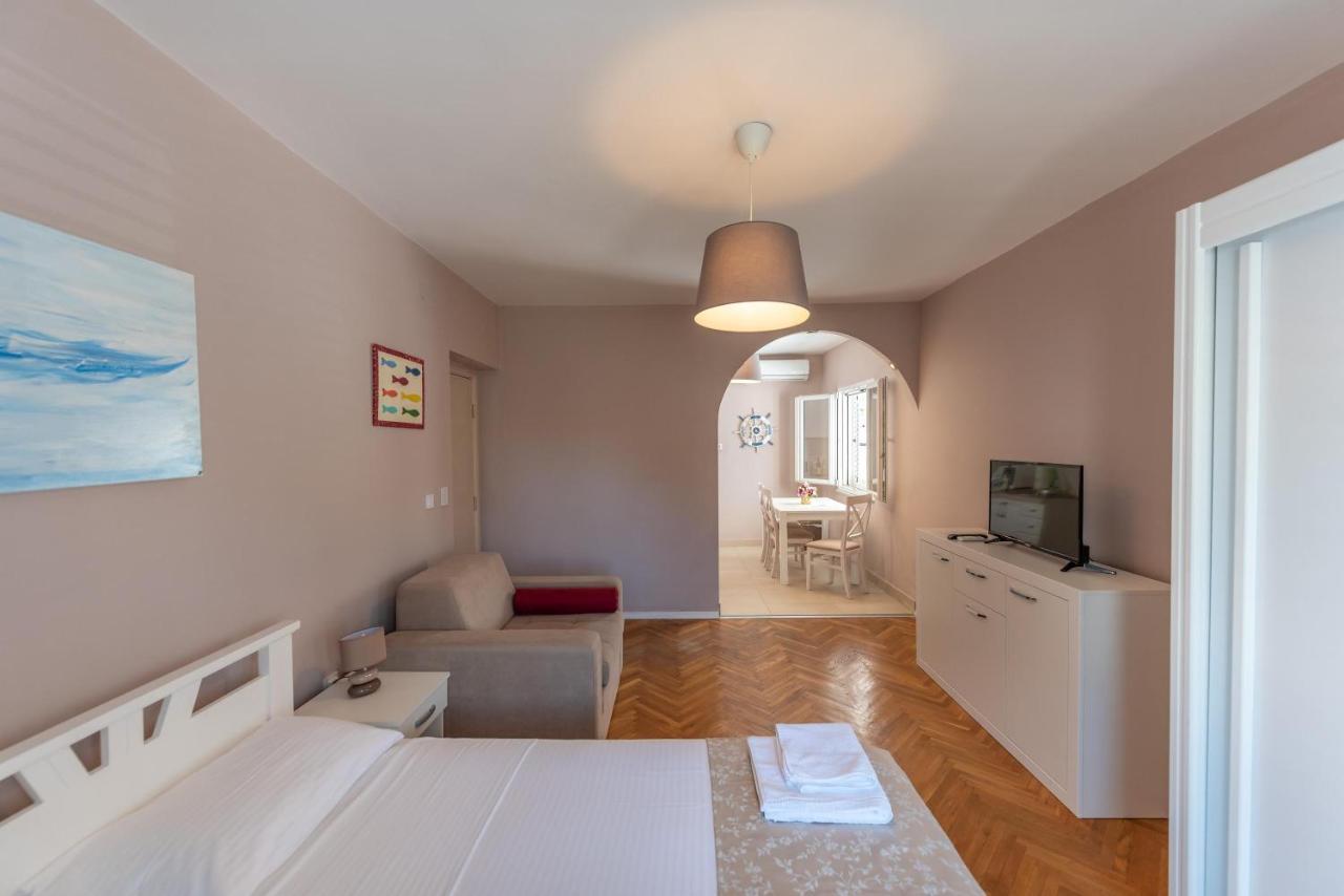 Ioannis Apartments Τίβατ Εξωτερικό φωτογραφία