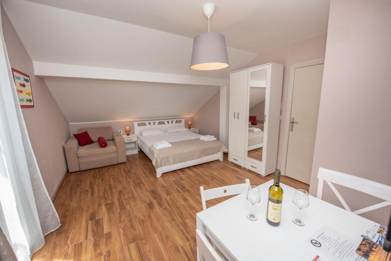 Ioannis Apartments Τίβατ Εξωτερικό φωτογραφία